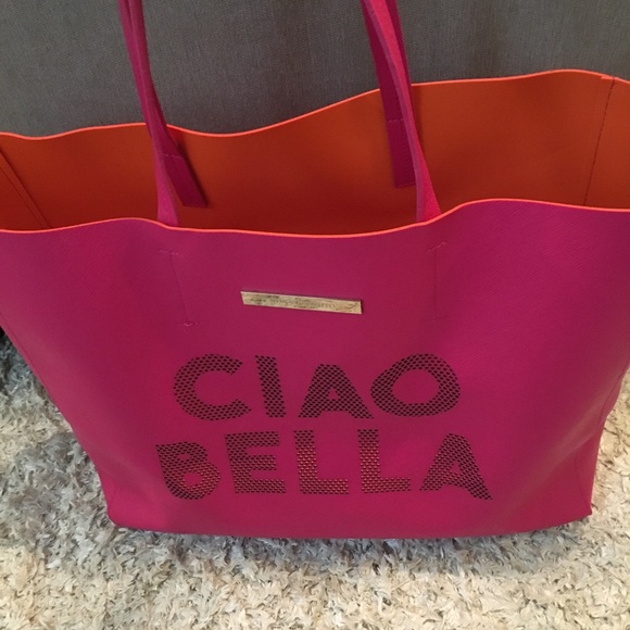 Vince Camuto Handbags - Vince Camuto Beach Bag